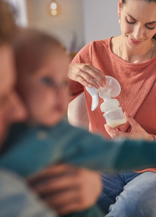 Manual Breast Pump with Natural Motion Tech – Soft Silicone – Adjustable Suction – 125 mL Bottle