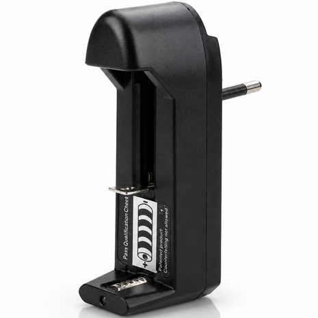 Universal Battery Charger 15x5x10 cm – Plastic – 2-Pin EU Plug