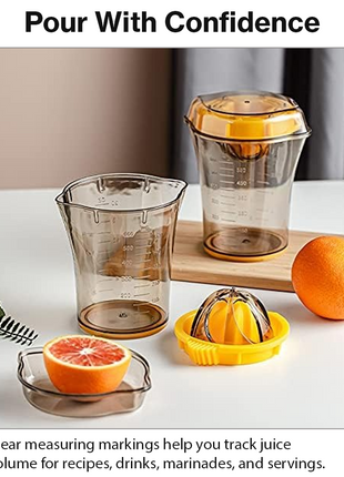 Manual Citrus Juicer with Measuring Cup & Lid – 2-in-1 Hand Reamer for Oranges, Lemons & Limes