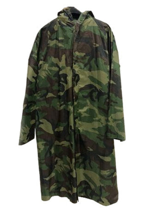 Waterproof Camping Raincoat Camo – Lightweight Showerproof Jacket with Hood & Zip Closure – Unisex