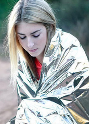Emergency Thermal Blanket 130×210cm – Waterproof Mylar Survival Bag – Silver Reflective, Compact & Lightweight